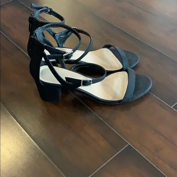 Cityclassified Shoes - Block heel strappy heels